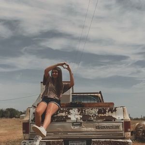 Meet your Posher, Sidney